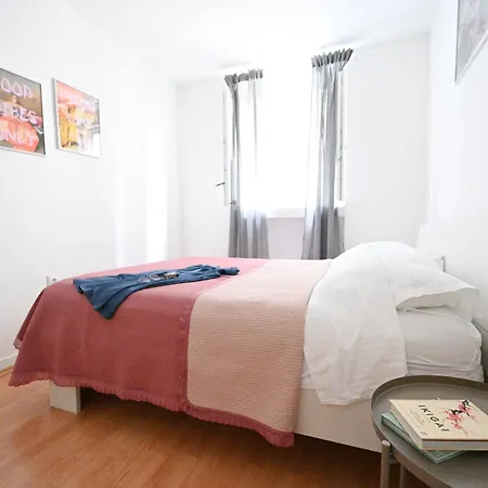 Mia Apartman *